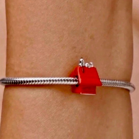 SNOOPY Peanuts S925 Sterling Silver Red Doghouse Charm with Gift Box - Picture 3 of 8